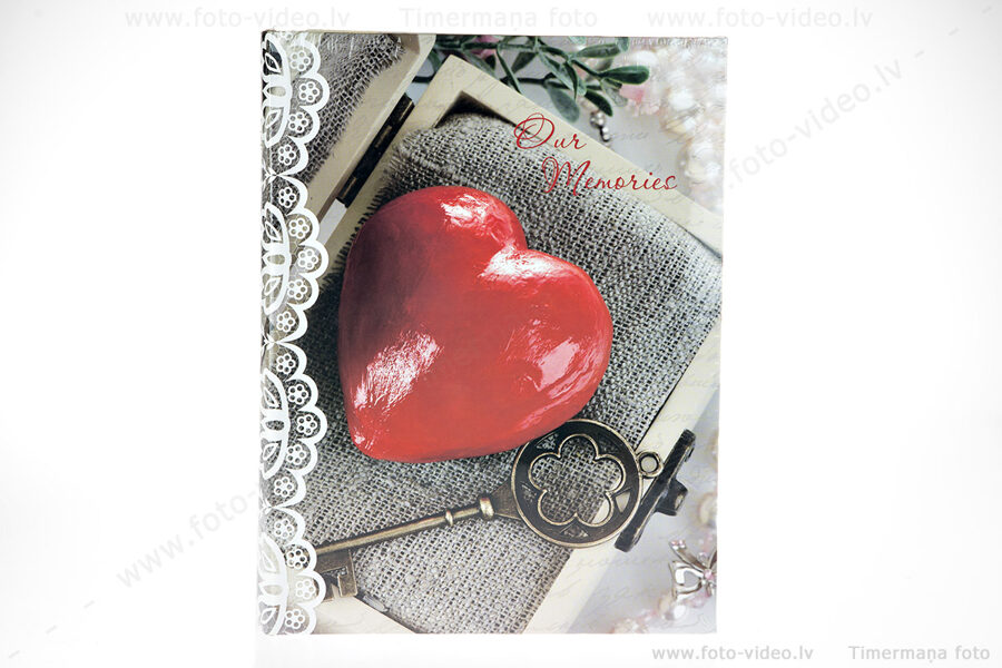 Foto albums 10x15cm 200 bildēm.