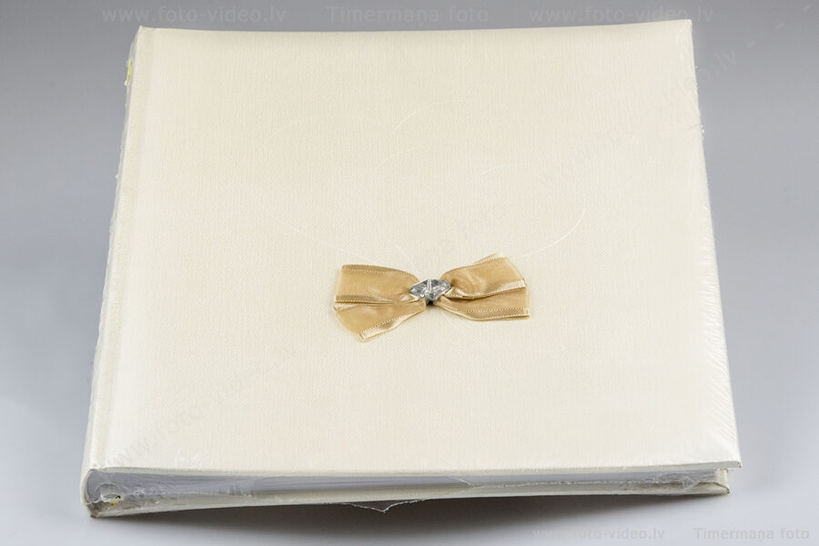 Foto albums ar klasiskām lapām, 60 lappuses.
