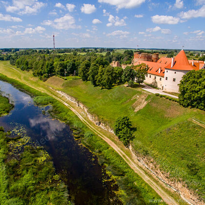 Bauskas pils, Mūsas upe