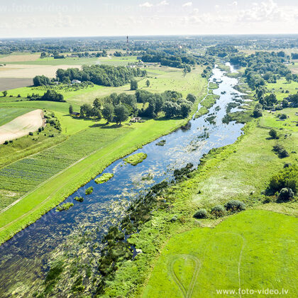 Lielupe ar skatu uz Bausku