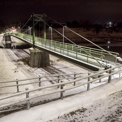 Bauska. Gājēju tilts pāri Mūsas upei.