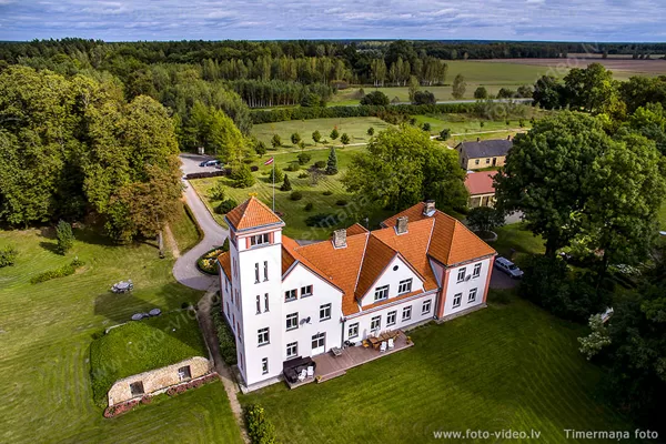 Jāņa Čakstes dzimtas mājas-muzejs "Auči"