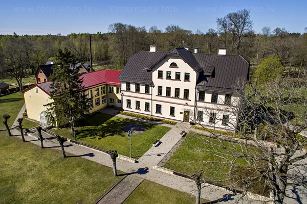 Garozas pamatskola
